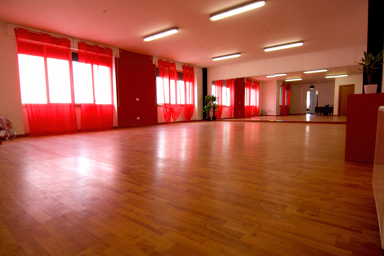 Dance 2 Be asd