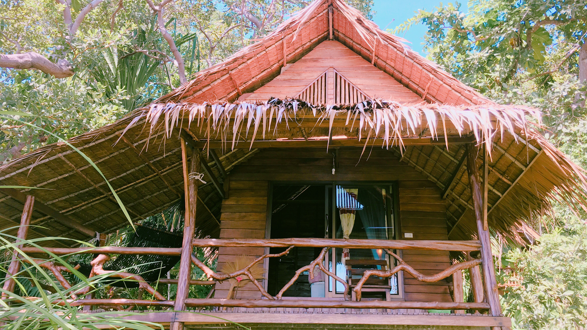 Churches in Tha Khao