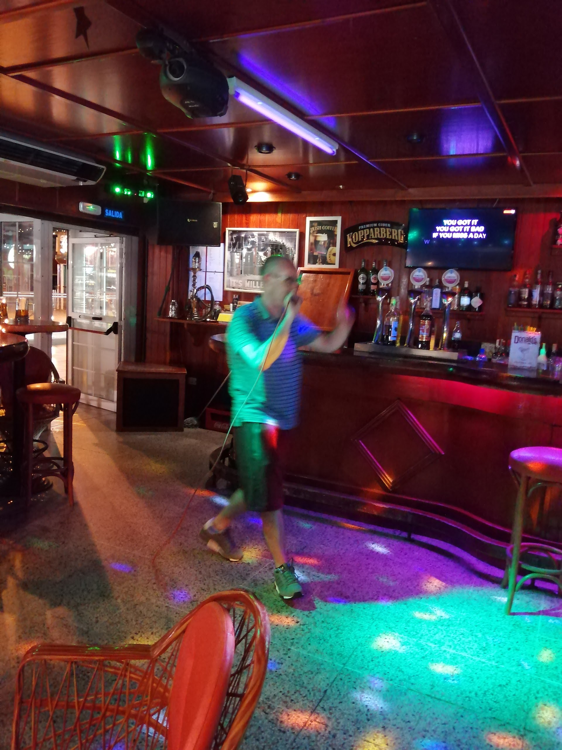 Donalds Karaoke Fun Pub