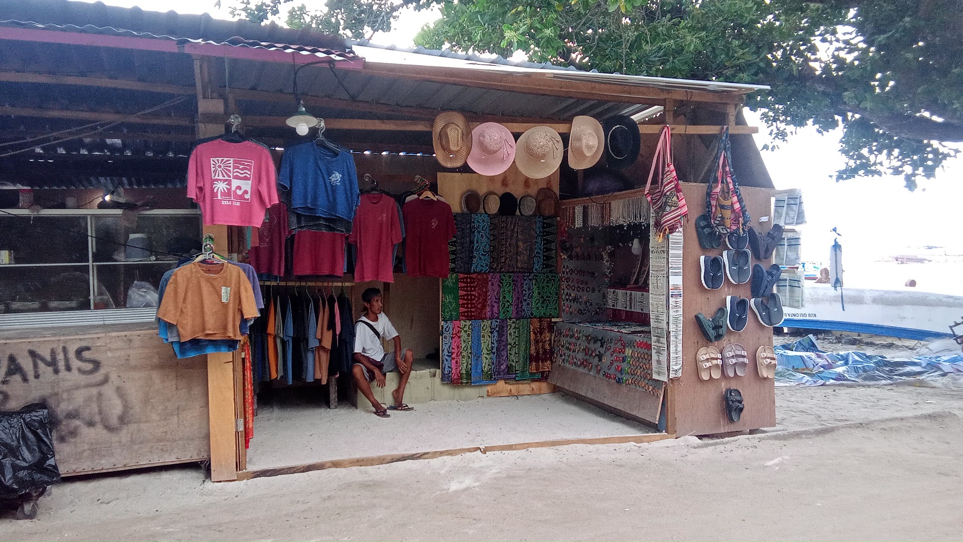 Rusmiadi Gili memories:art shop