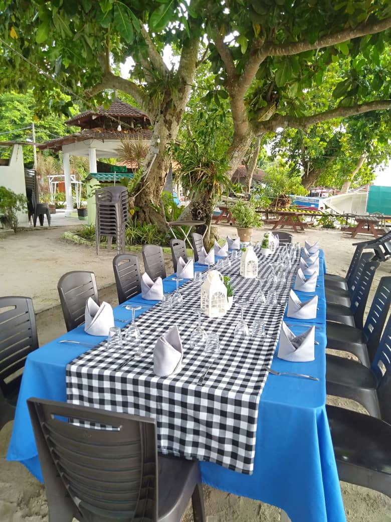 Restaurants & Dining in Teluk Nipah