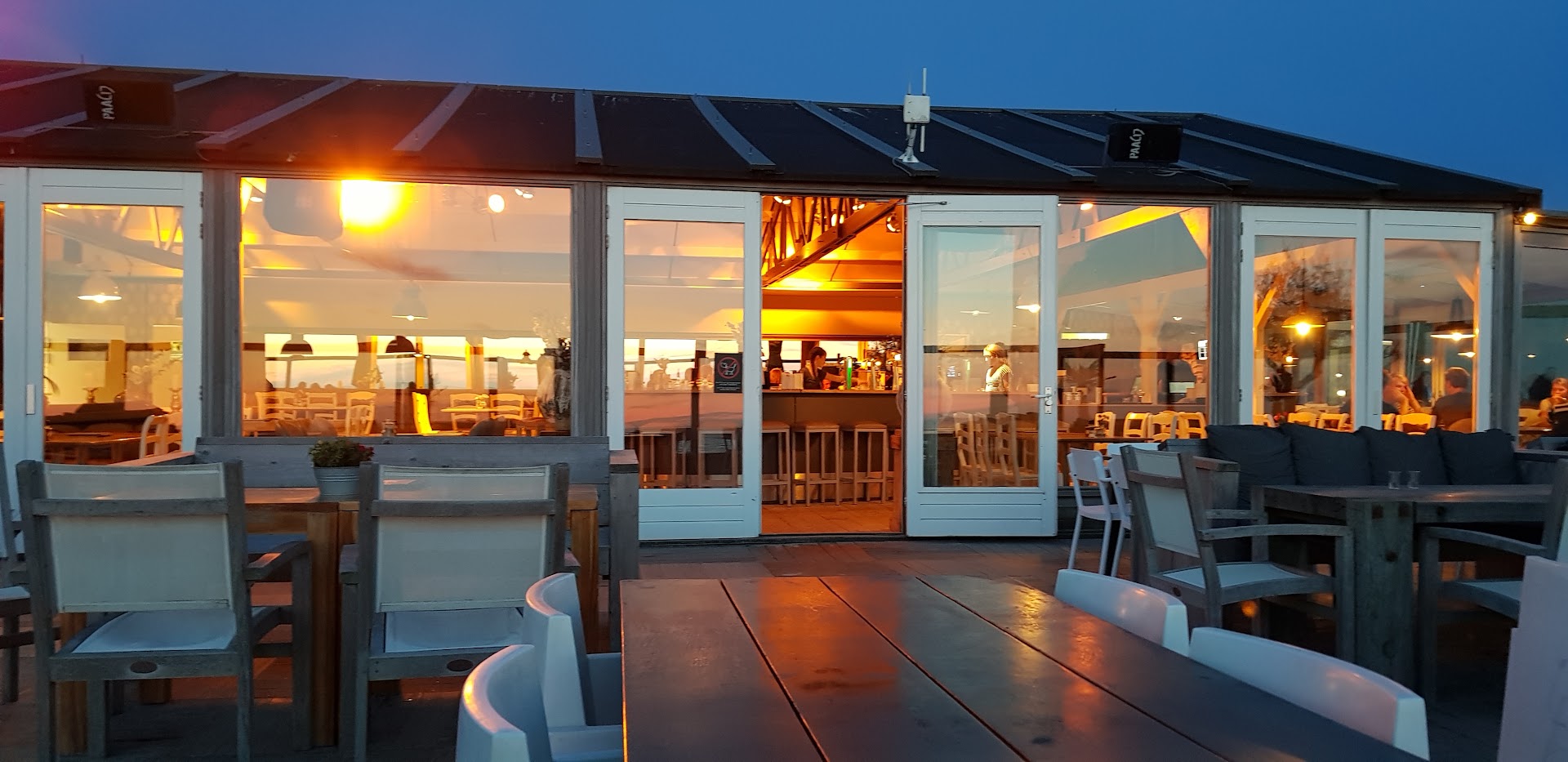 Strandpaviljoen Paal 17 Aan Zee