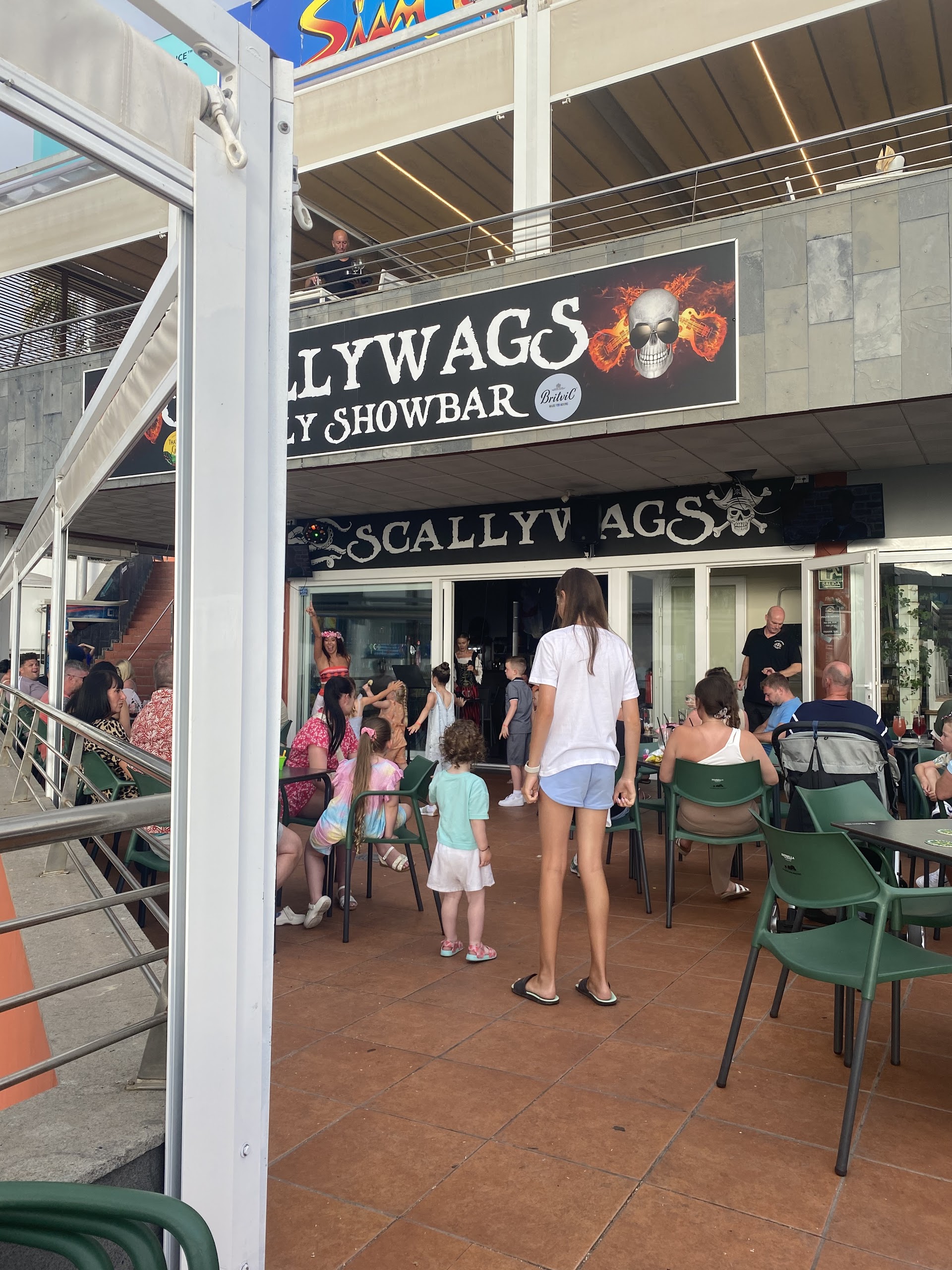 Scallywags Family Showbar