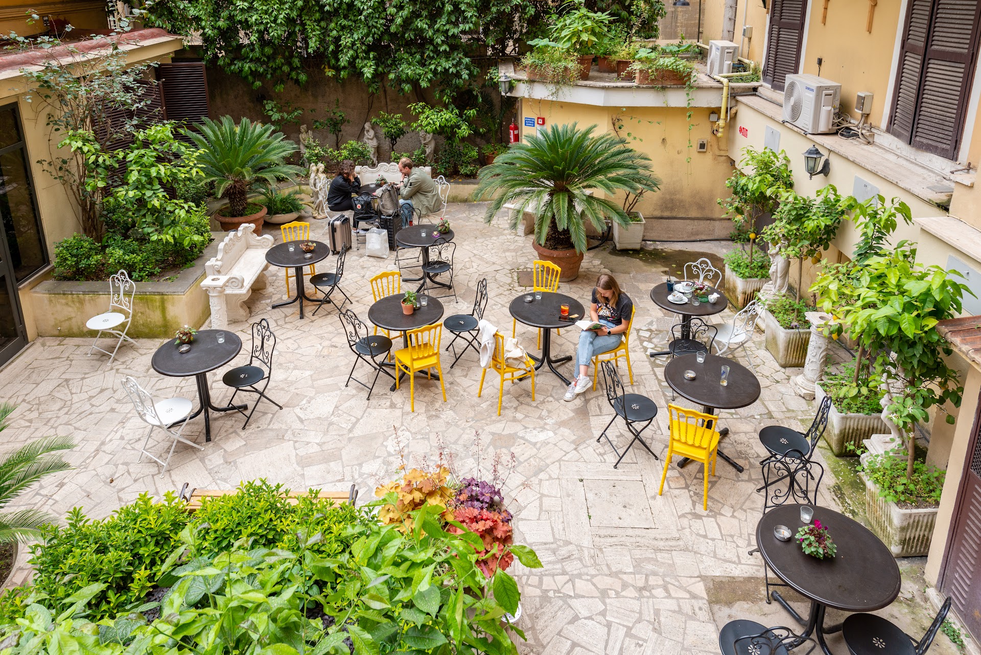 Ostello Bello Roma Colosseo - Hostel and Bar